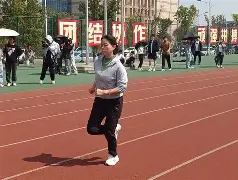 九游游戏中心-形容在赛场上驰骋拼搏的句子